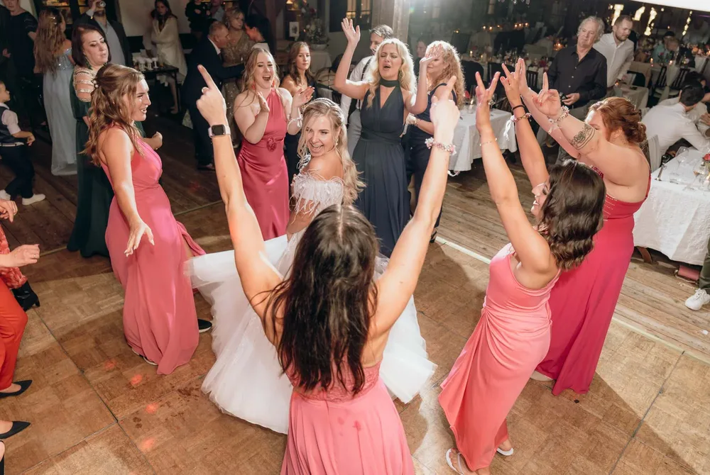MOKATI begleitet eine Hochzeitsparty als Hochzeitsfotograf München