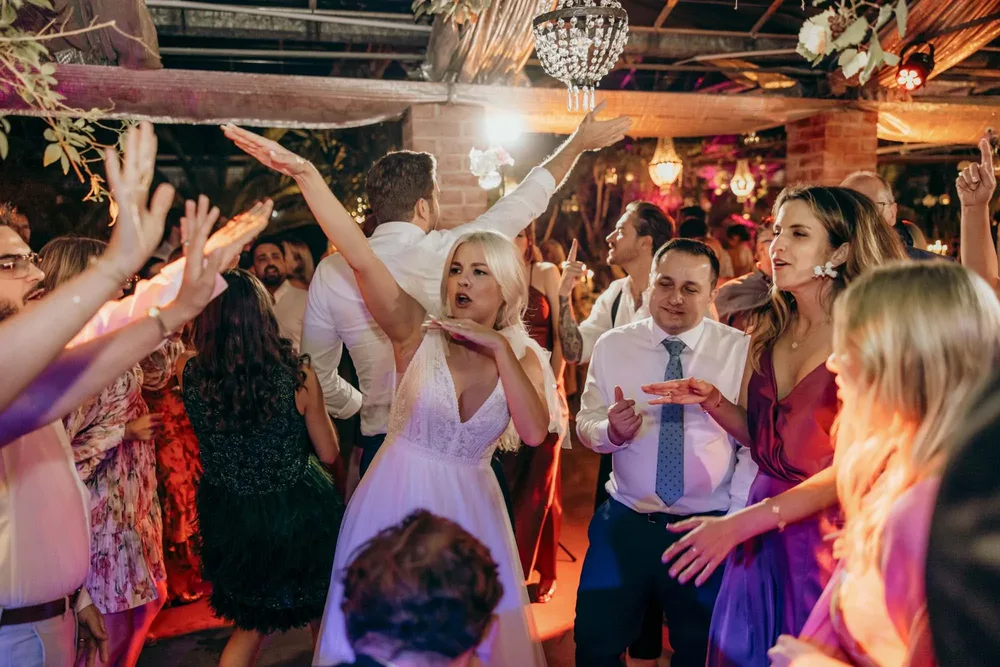 MOKATI begleitet eine Hochzeitsfeier und Party als Hochzeitsfotograf München