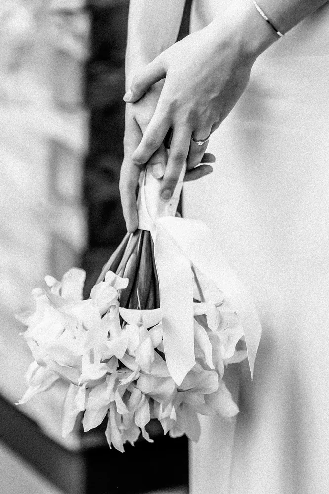 Wundervoller Brautstrauß bei einem Elopement und einer intimen Hochzeit